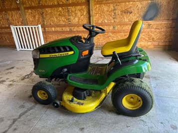 Main image John Deere D125